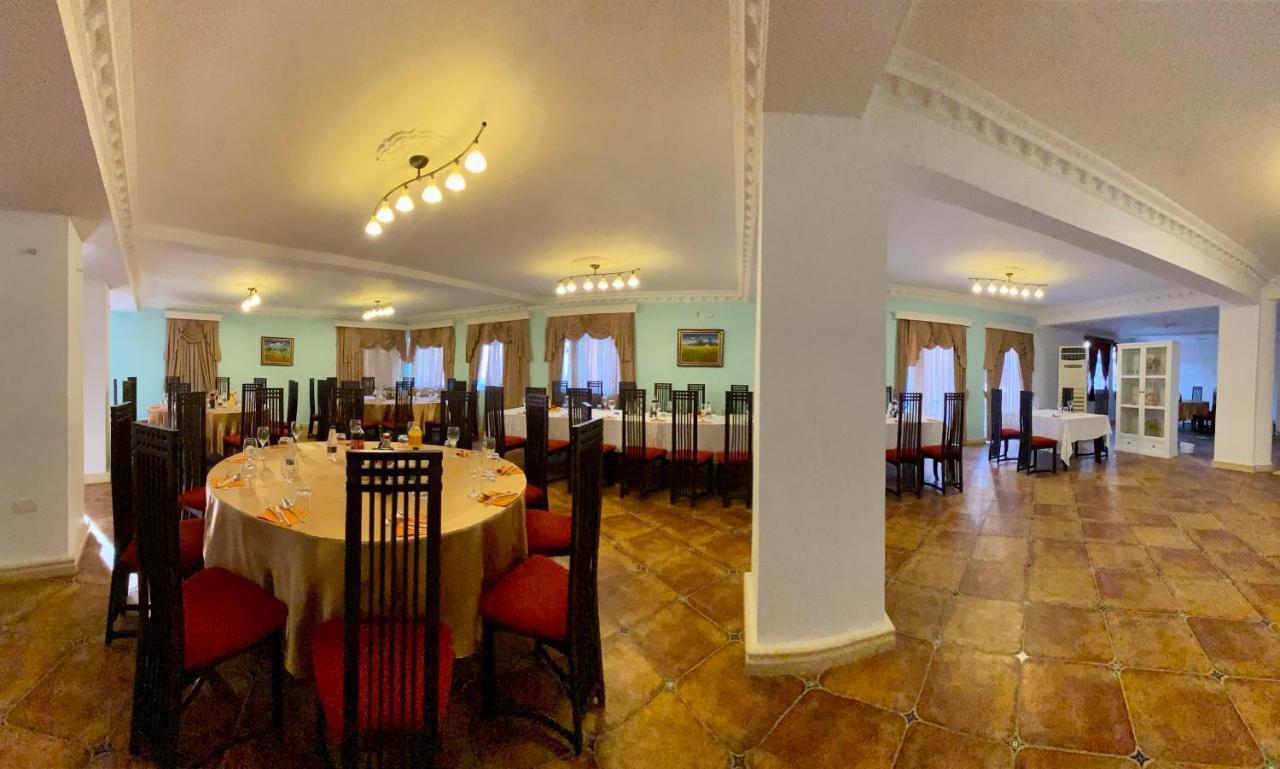 Pilo Lala Hotel Lushnjë エクステリア 写真