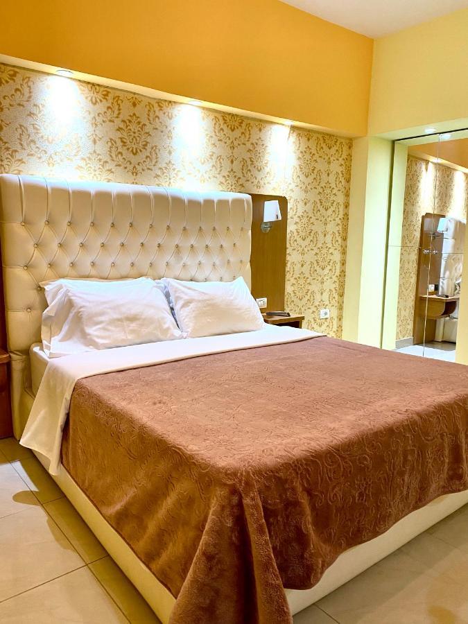 Pilo Lala Hotel Lushnjë エクステリア 写真